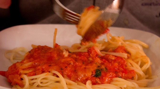 Spaghetti in Tomaten-Mozzarella-Sauce