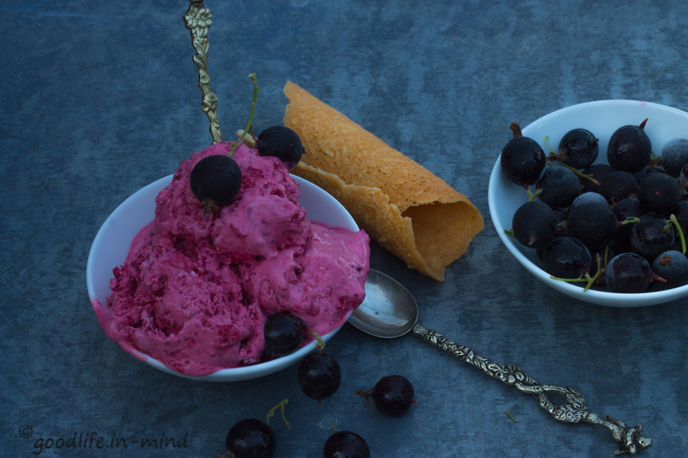 cassis-joghurt-ice-cream